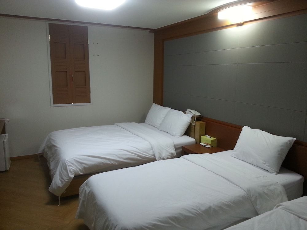 Incheon Airtel Deluxe Twin Room 2