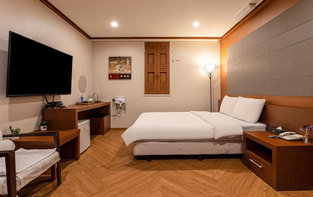 Incheon Airtel Standard Double Room 2