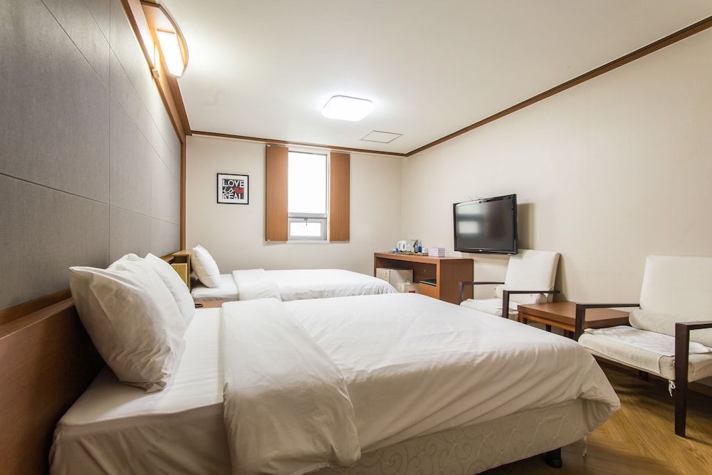 Incheon Airtel Deluxe Twin Room 5
