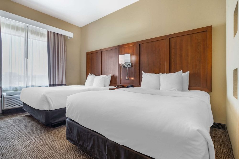 Suite, 2 Queen Beds, Non Smoking