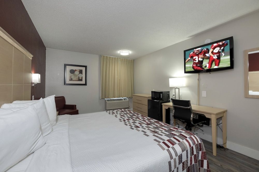 Deluxe Room, 1 King Bed (Smoke Free)