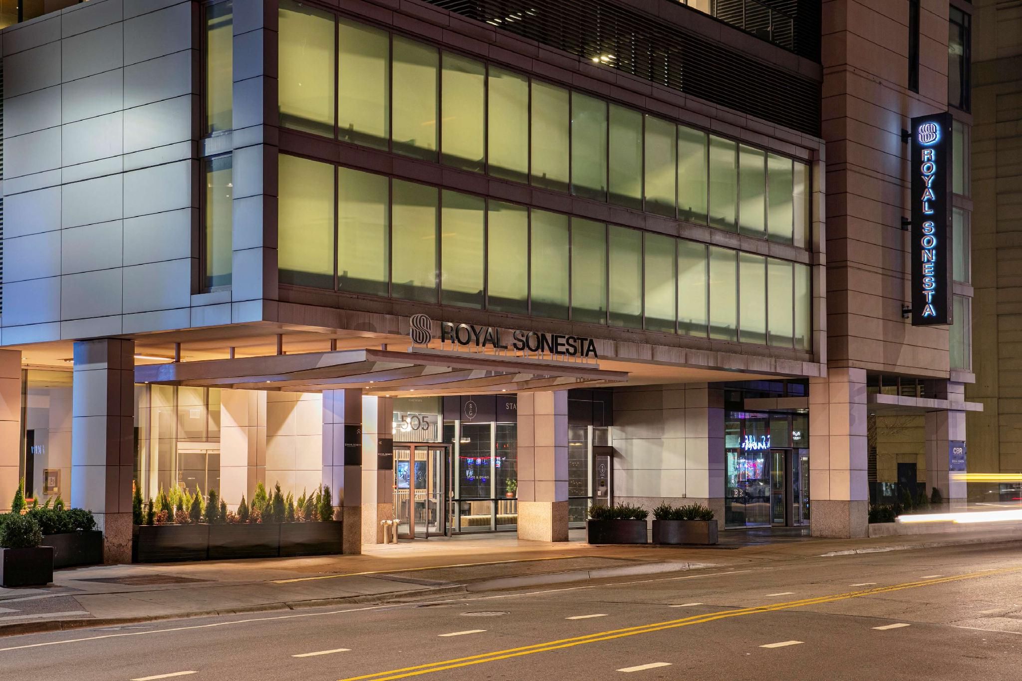 undefined The Royal Sonesta Chicago River North 2