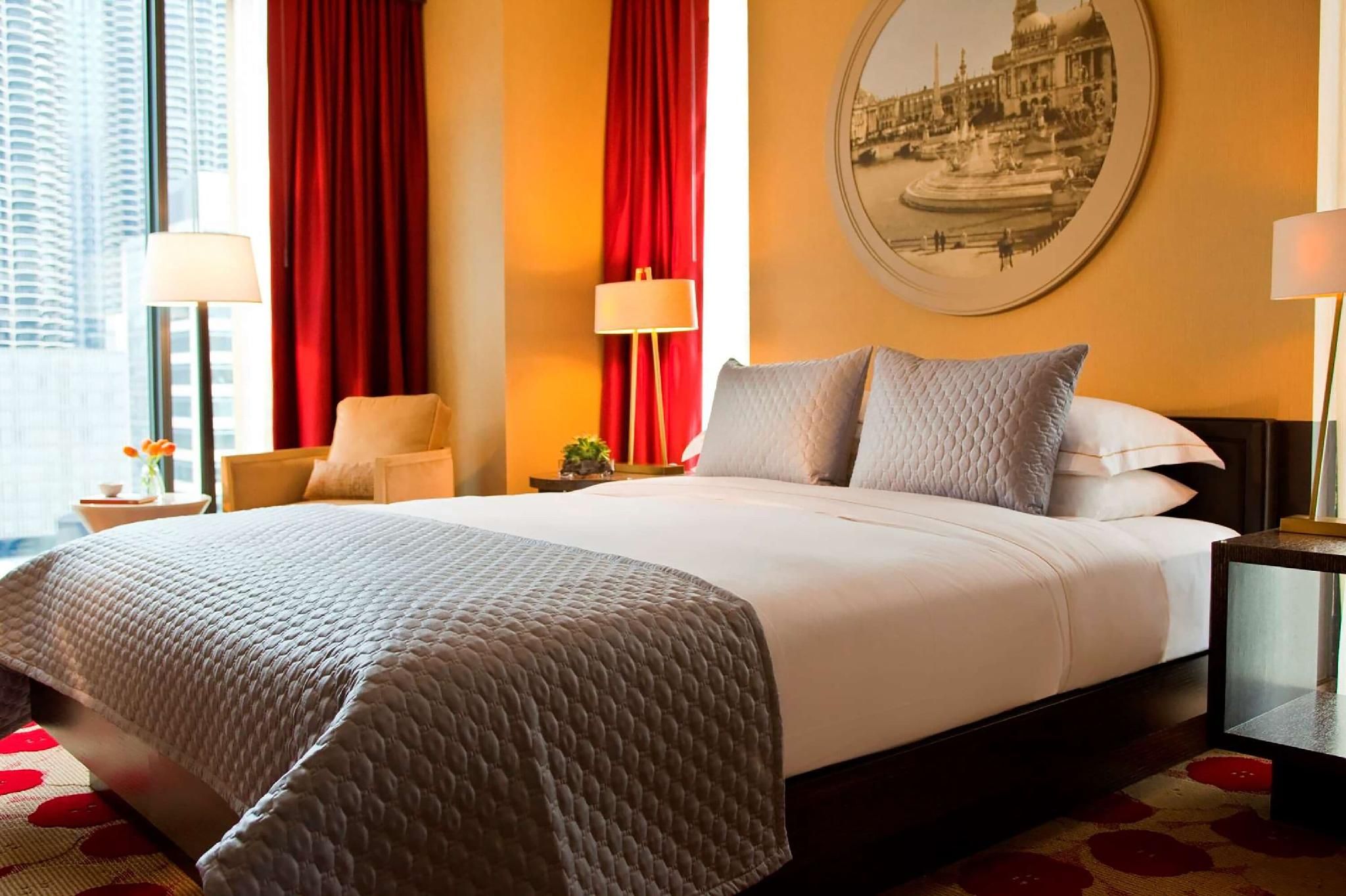 The Royal Sonesta Chicago River North Deluxe - King 2