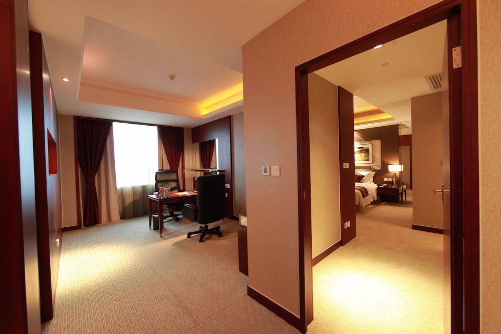 undefined Vision Hotel 7