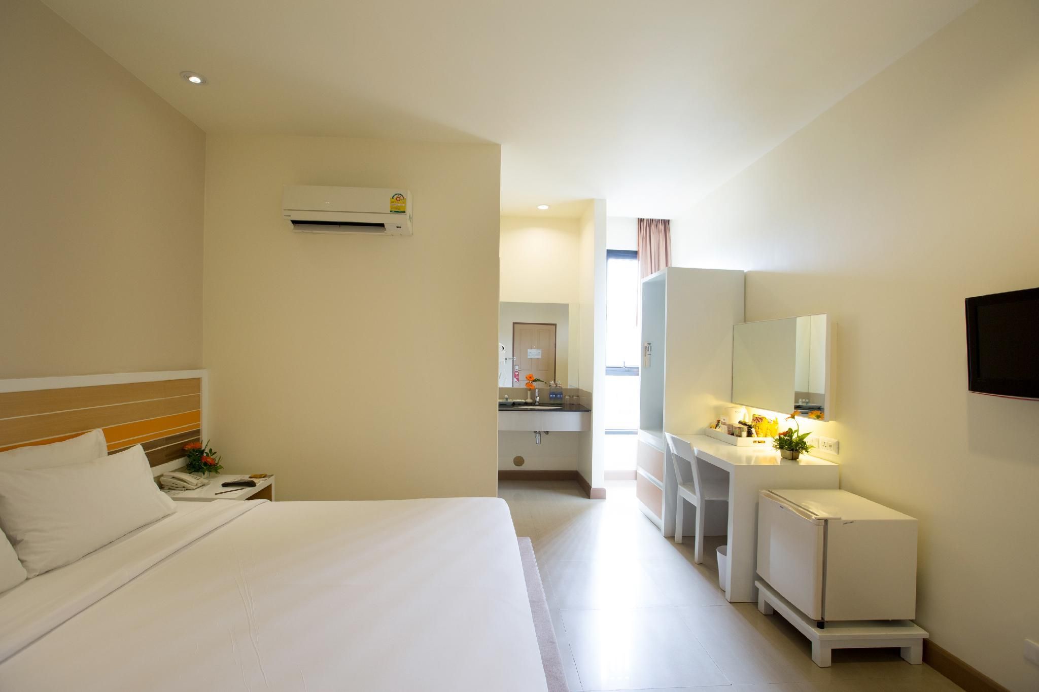 Imm Thaphae Chiang Mai Hotel Superior Room for 2 People 2