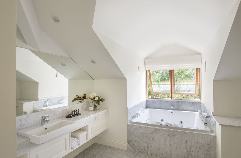 Spicers Clovelly Estate Spa Suite 2