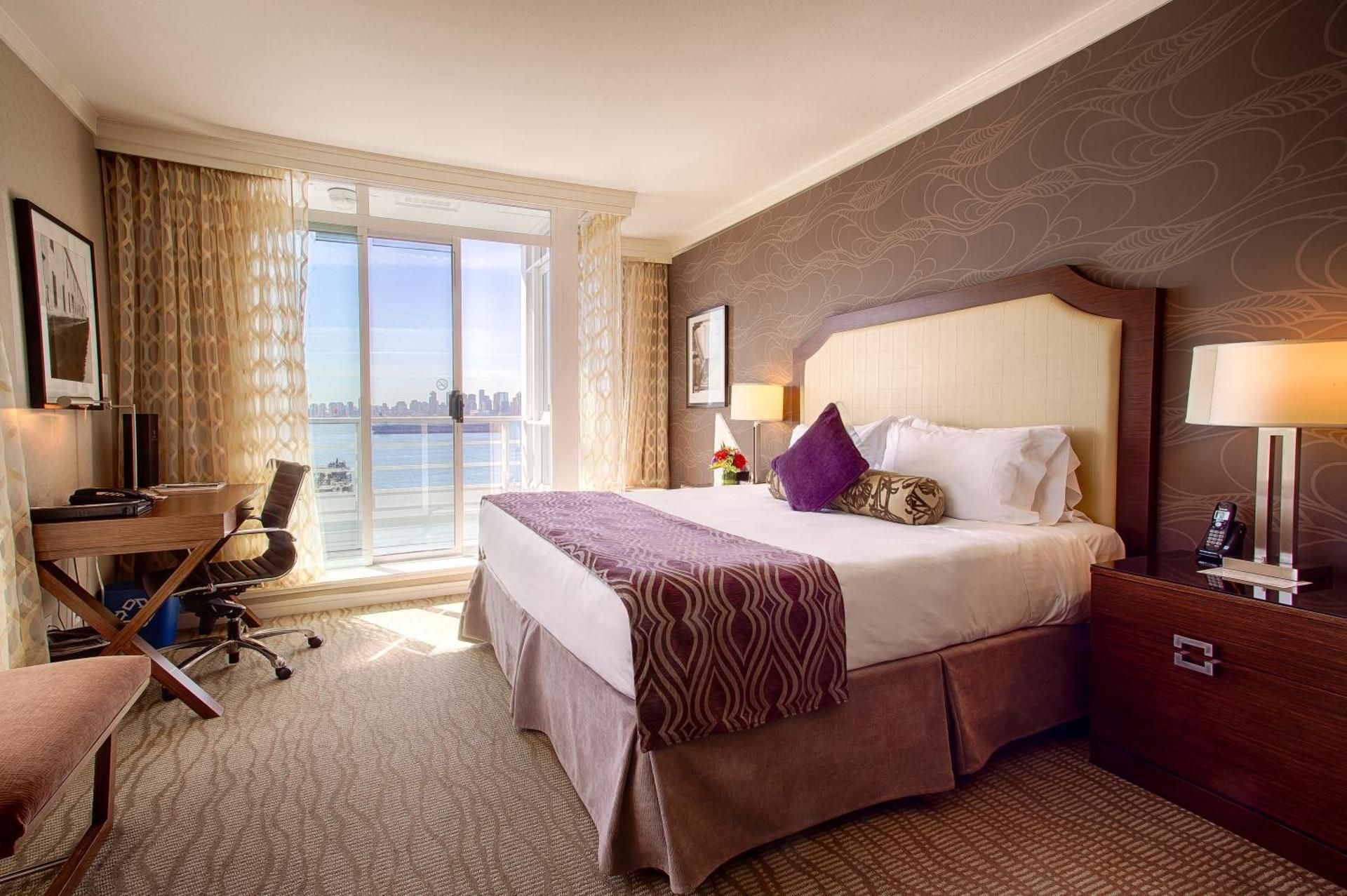 Superior King Room with Harbor View
