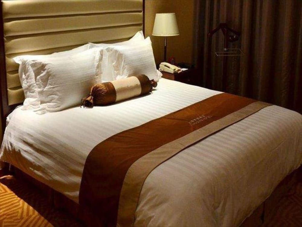 undefined Shanghai Paradise Hotel 2
