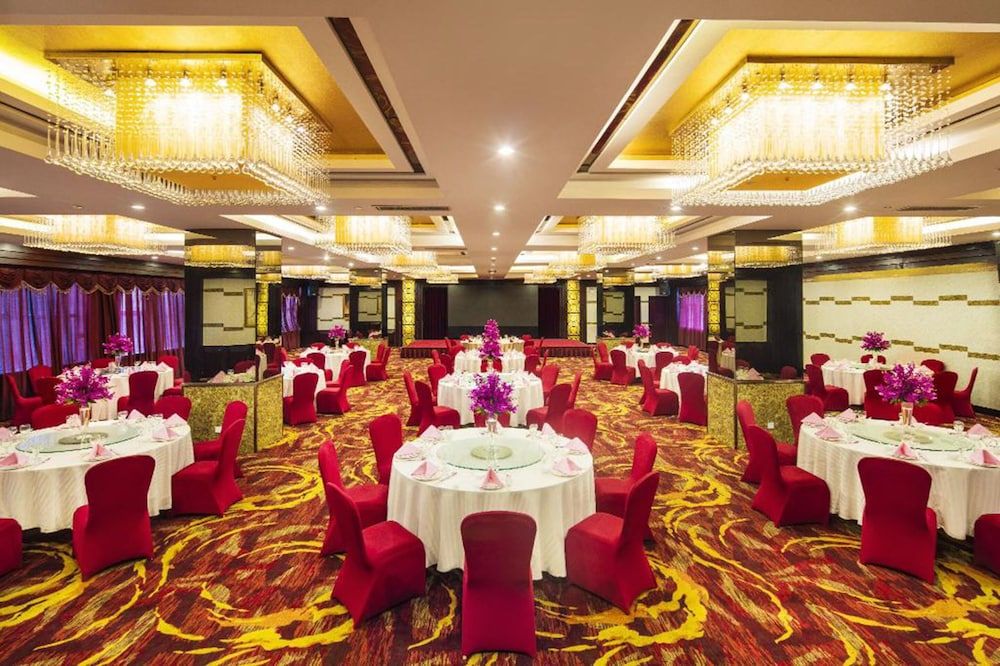 undefined Shanghai Paradise Hotel 9