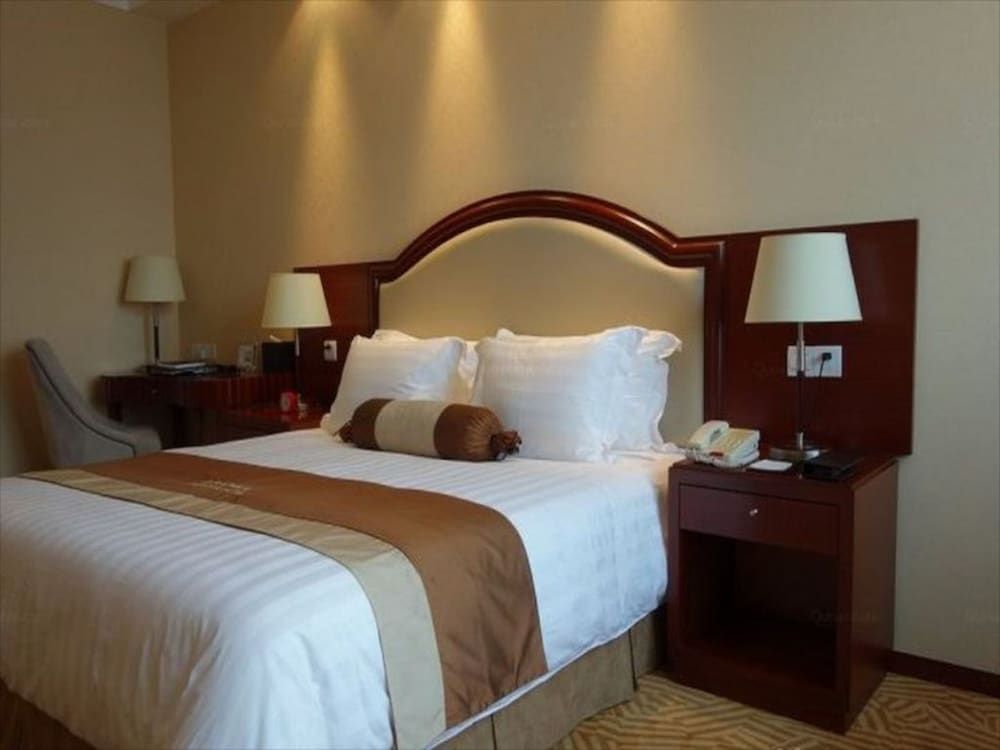 undefined Shanghai Paradise Hotel 4