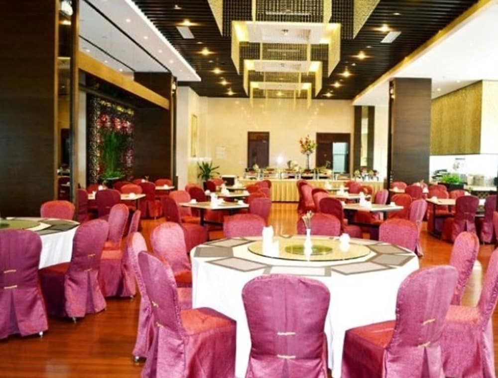 undefined Shanghai Paradise Hotel 8