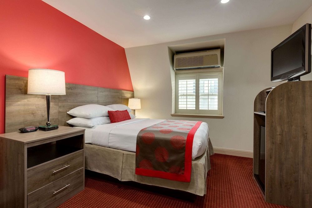 Room, 1 King Bed, Non Smoking