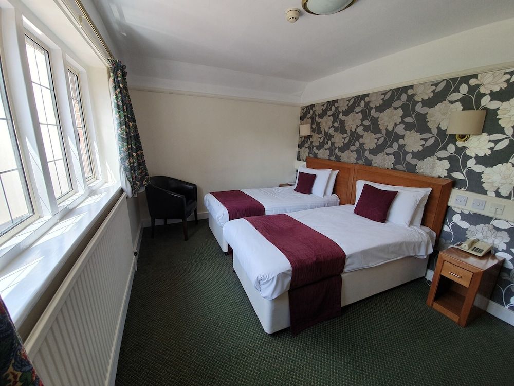 Farnham House Hotel Twin Room