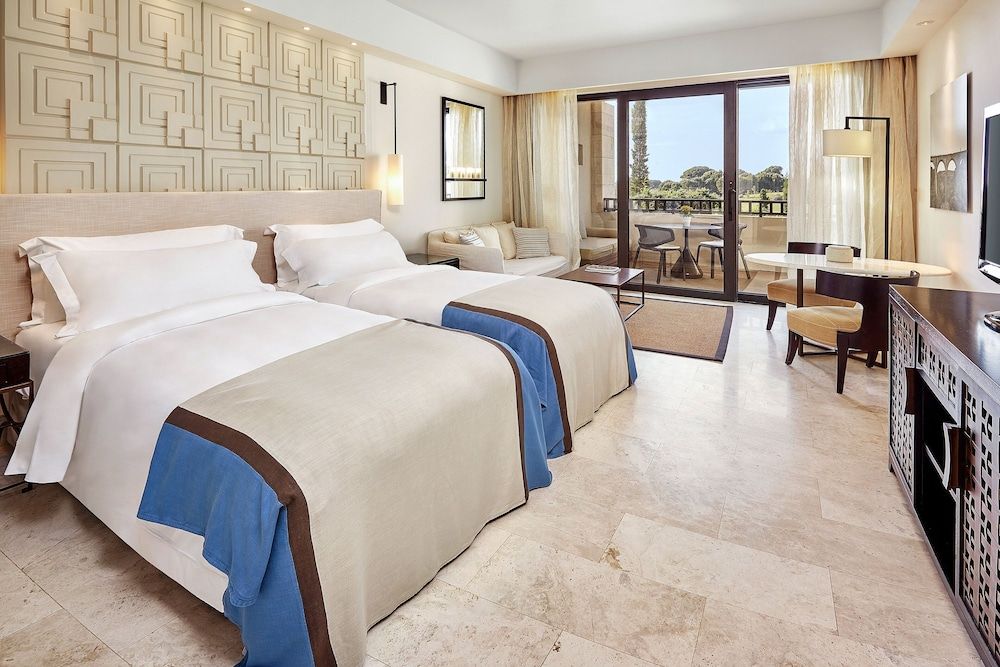 Deluxe Room, 2 Twin Beds, Balcony, Partial Sea View