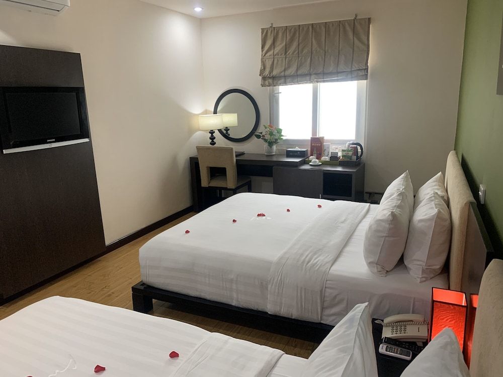 Hanoi Anise Hotel & Spa Family Deluxe City View 3