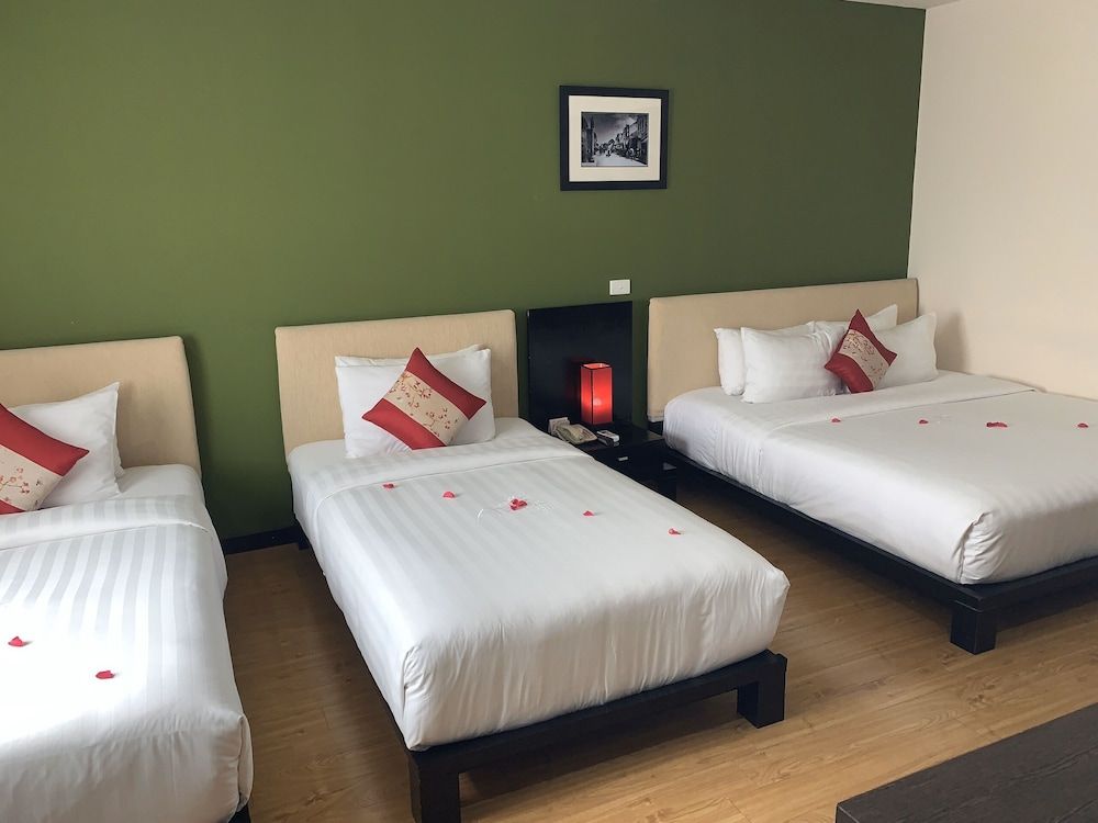 Hanoi Anise Hotel & Spa Family Deluxe City View