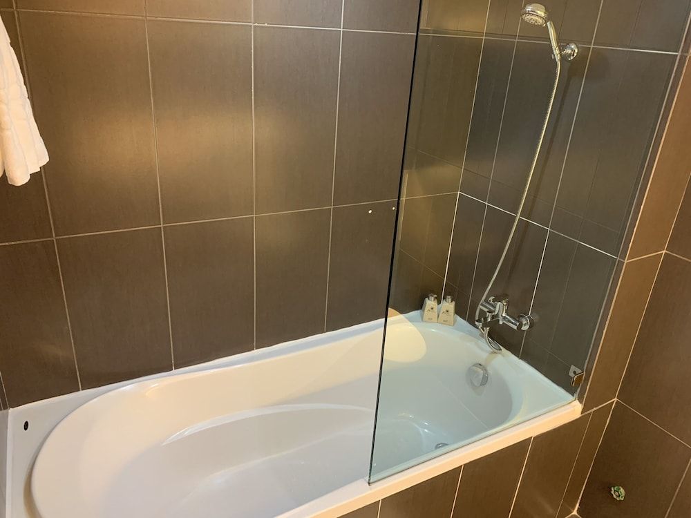 Hanoi Anise Hotel & Spa Executive Suite, Park View 7