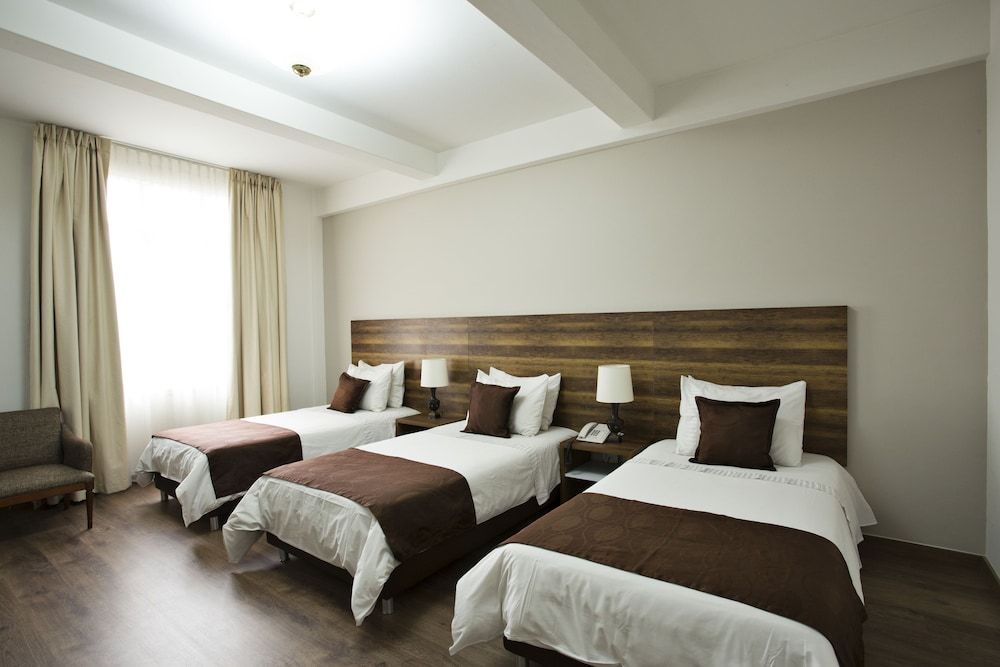 Hotel Nutibara Standard Room, 3 Twin Beds 2