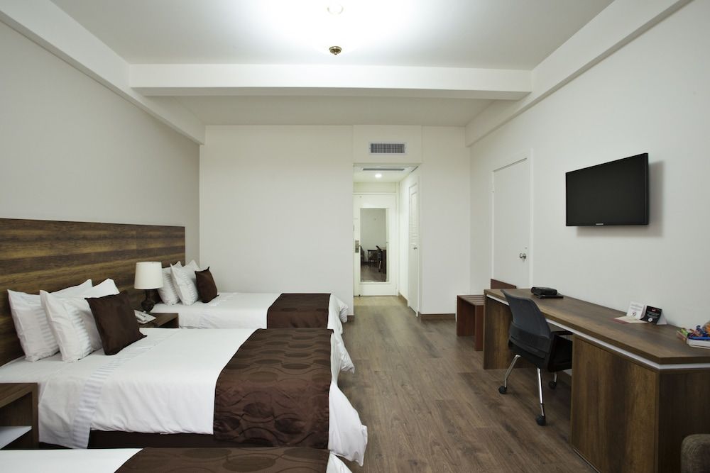 Hotel Nutibara Standard Room, 3 Twin Beds 4