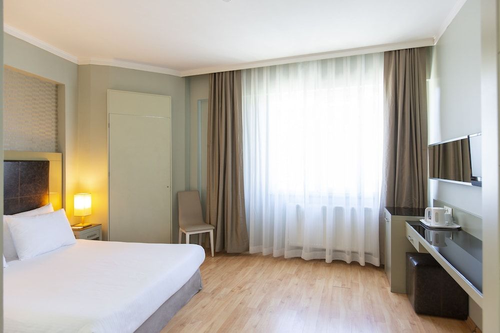 Hotellino Standard Double or Twin Room 6