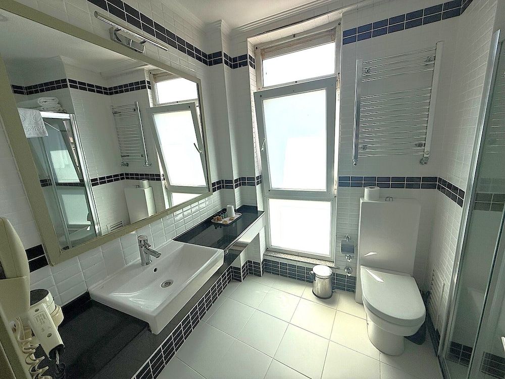 Hotellino Standard Double or Twin Room 16