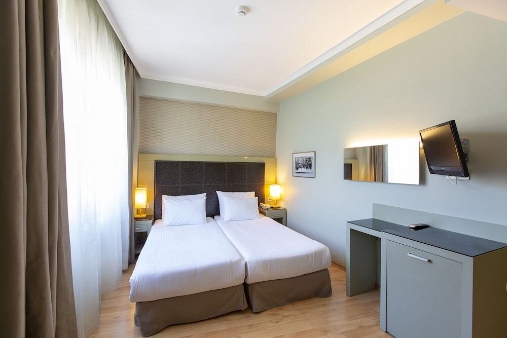 Hotellino Standard Double or Twin Room 7