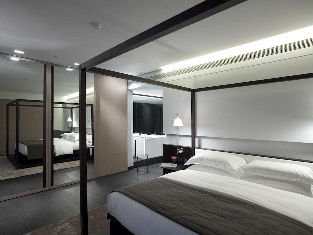 The Met Suite