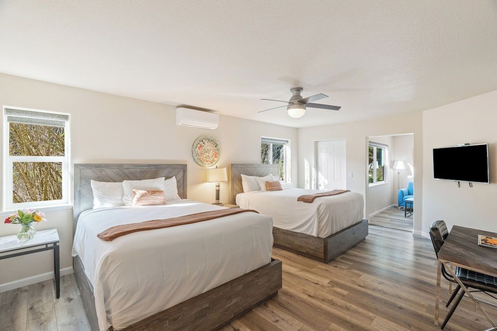 Deluxe Suite, 2 Queen Beds, Patio