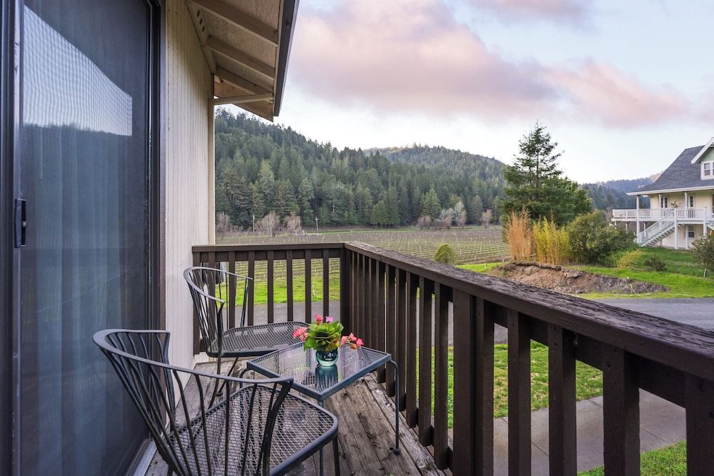 West Sonoma Inn & Spa Standard Room, 1 Queen Bed (Vineyard) 2