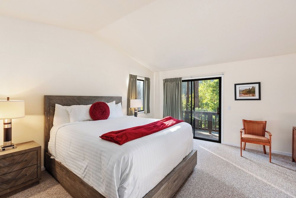 Standard Suite, 1 King Bed