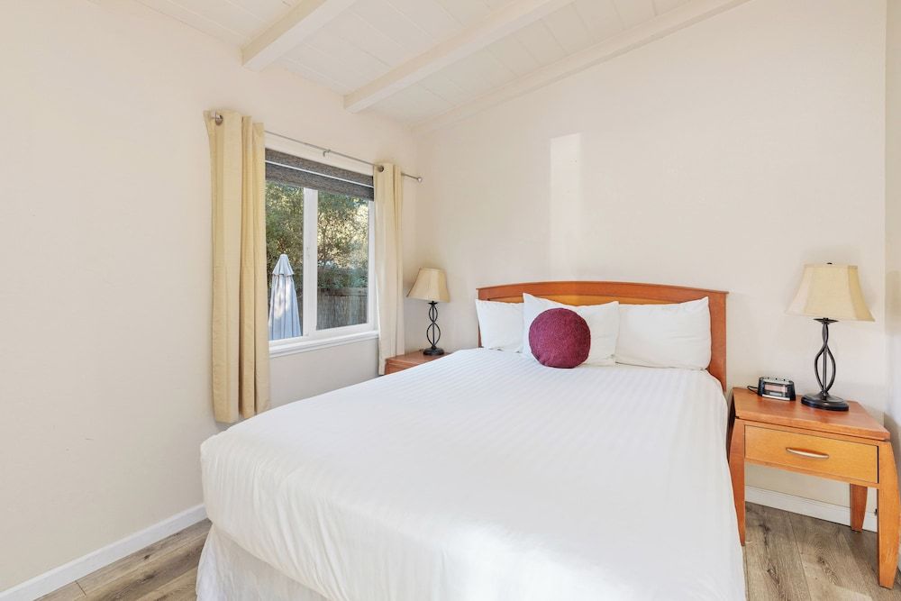 West Sonoma Inn & Spa Cottage, 2 Bedrooms, Kitchen, Valley View