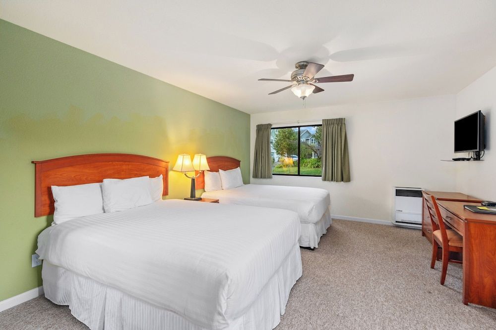Standard Room, 2 Queen Beds, Patio, Valley View