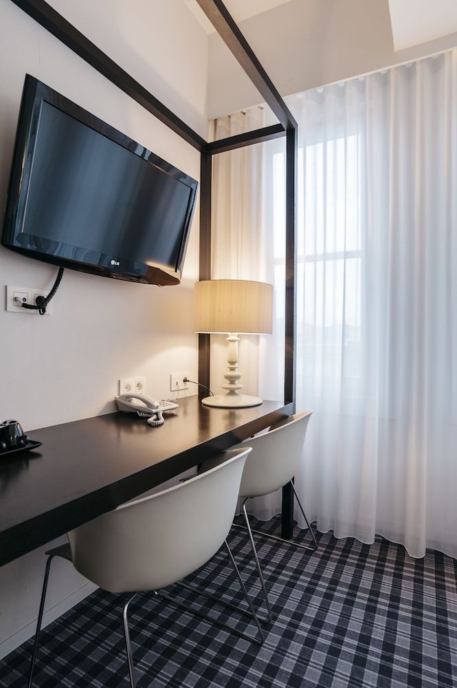 Leopold Hotel Ostend Deluxe Double Room 8