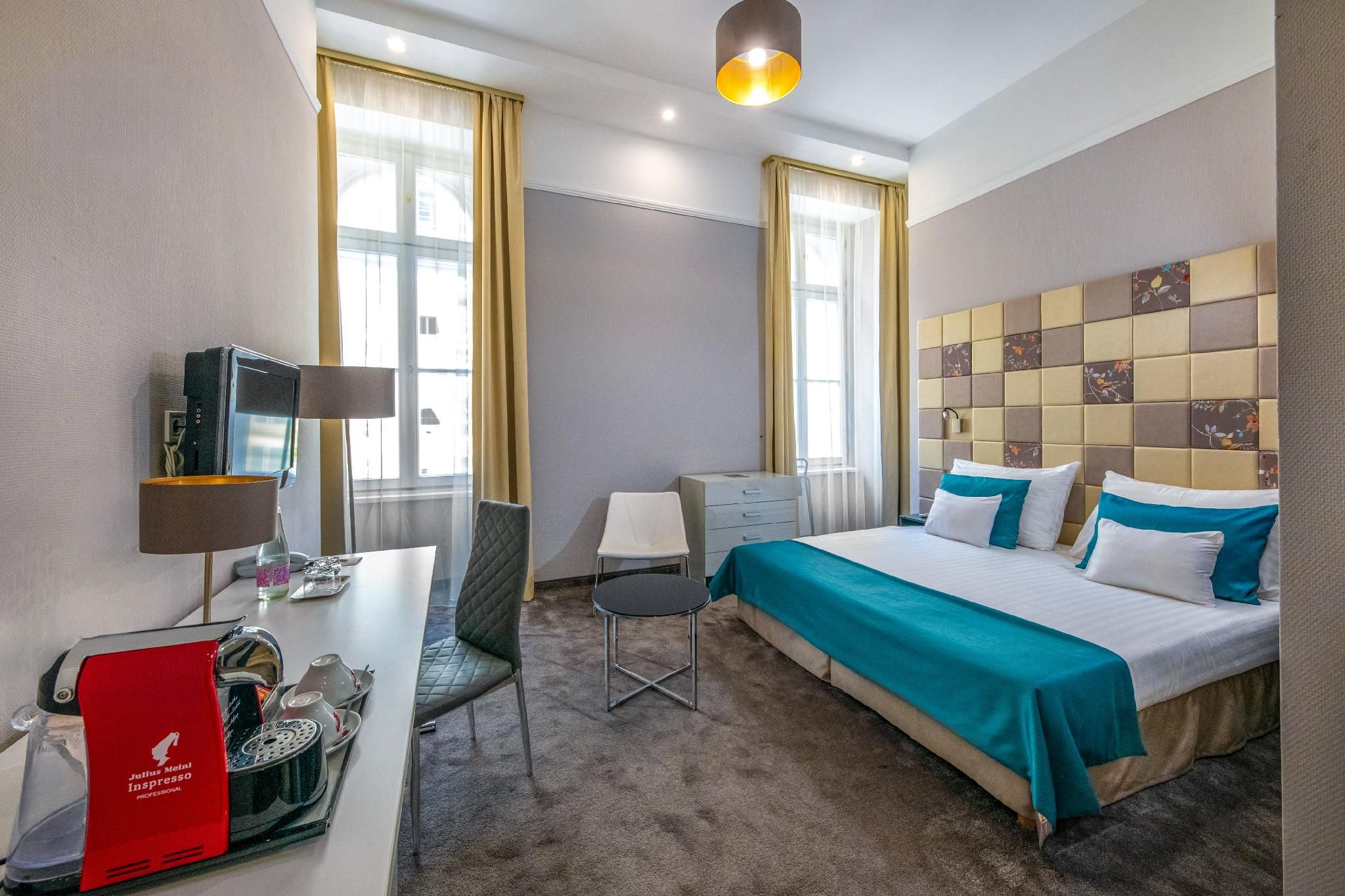 STANDARD CITY VIEW ROOM