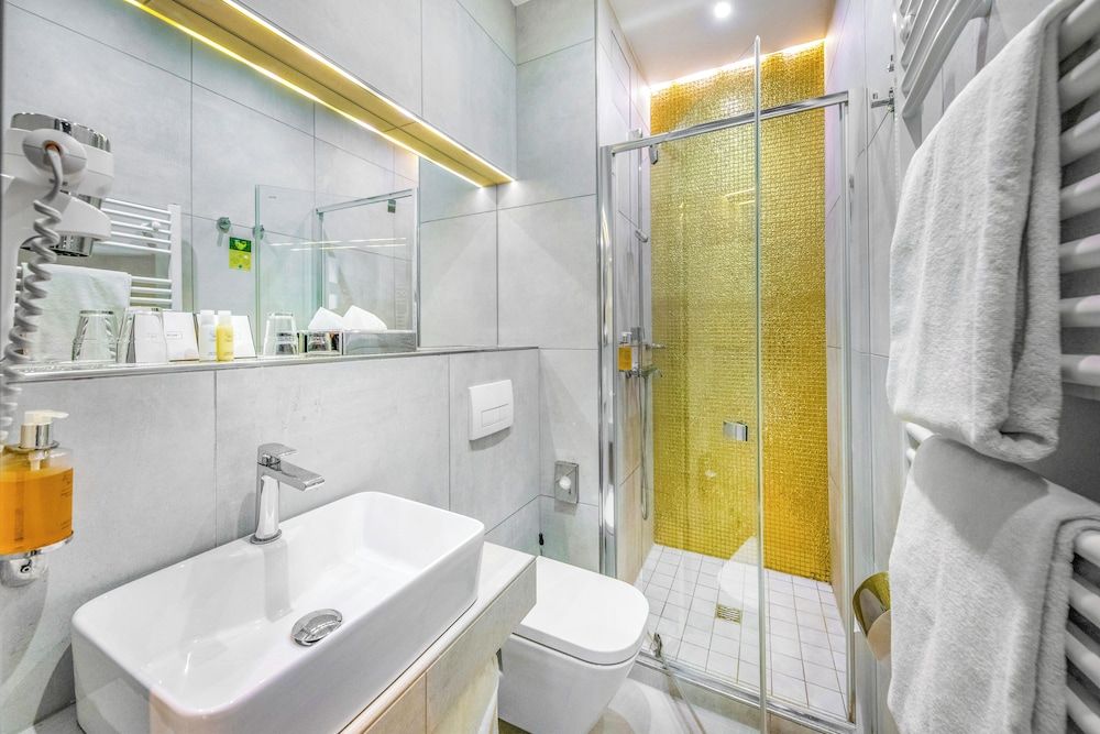 Hotel President Superior Twin Room 3