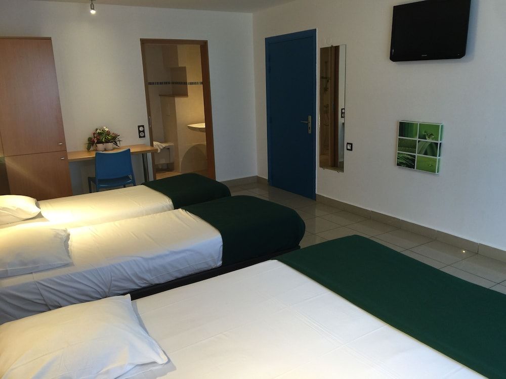 Karaibes Hotel Comfort Quadruple Room, Multiple Beds (Privilege)