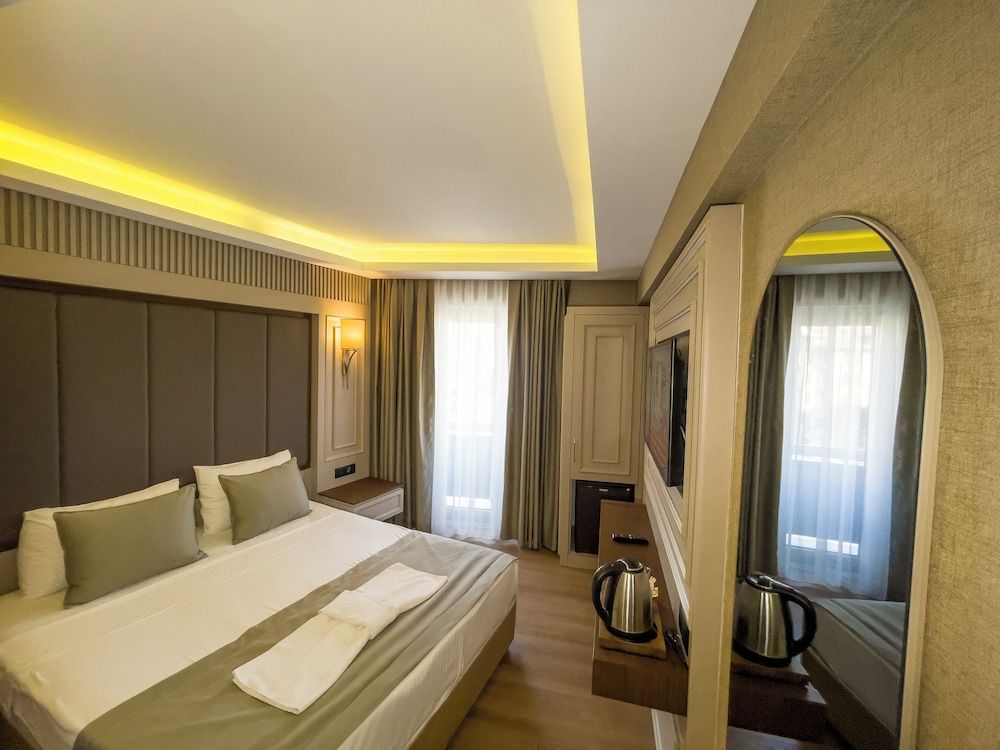 undefined Martinenz Hotel