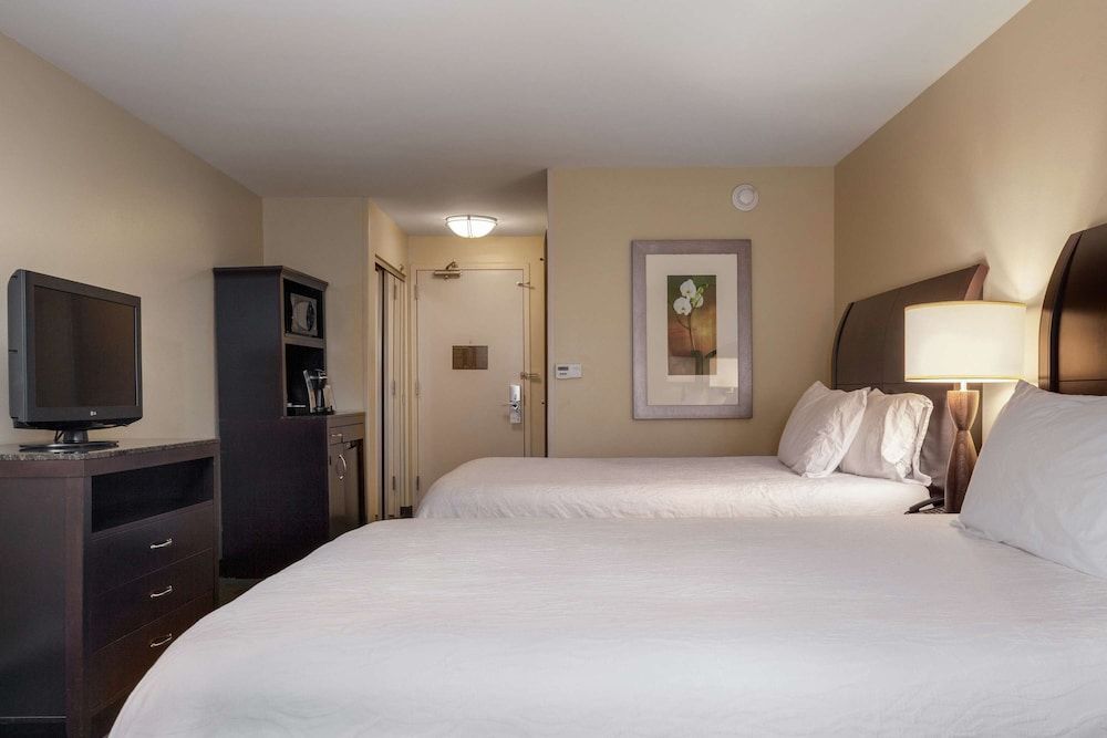 Room, 2 Queen Beds, Accessible, Bathtub (Mobility & Hearing)