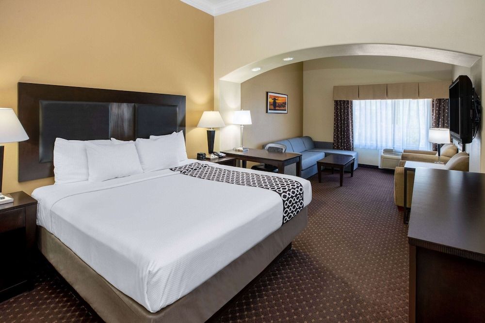 Room, 1 King Bed, Accessible, Non Smoking (Mobility,Hearing,Tub w/Grab Bars)