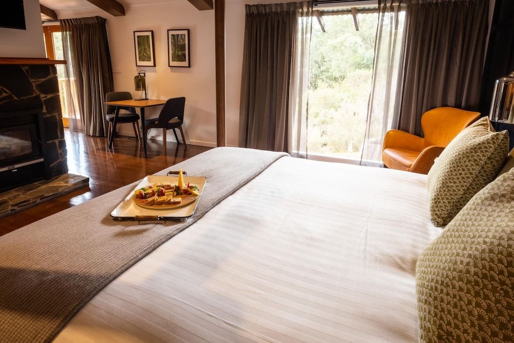 Peppers Cradle Mountain Lodge Suite, 1 King Bed 2