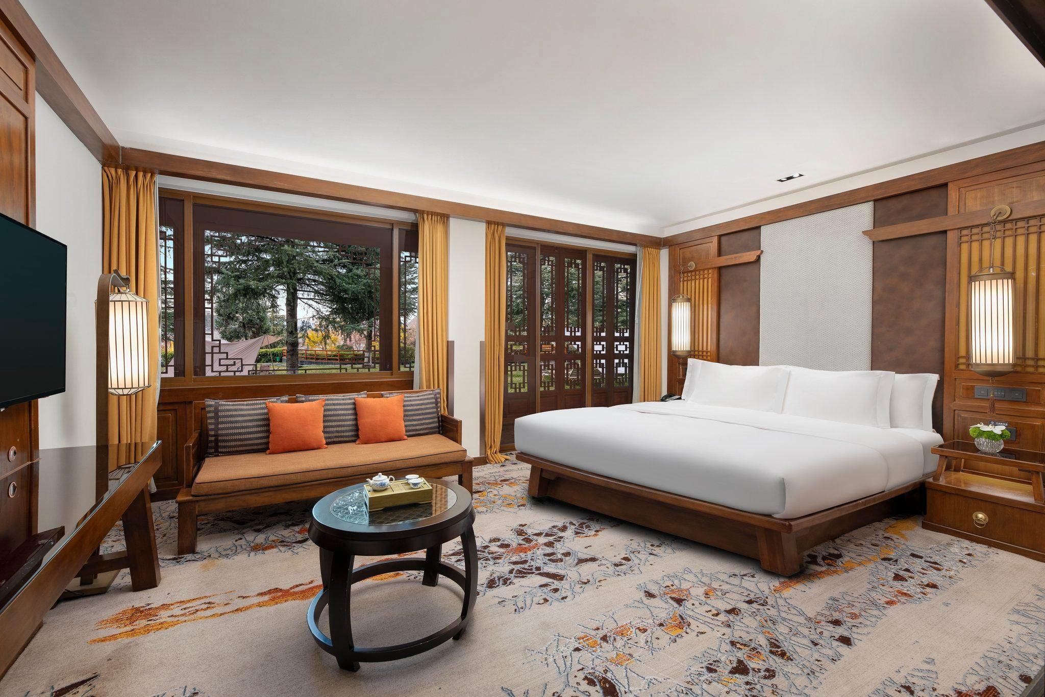Deluxe King Room