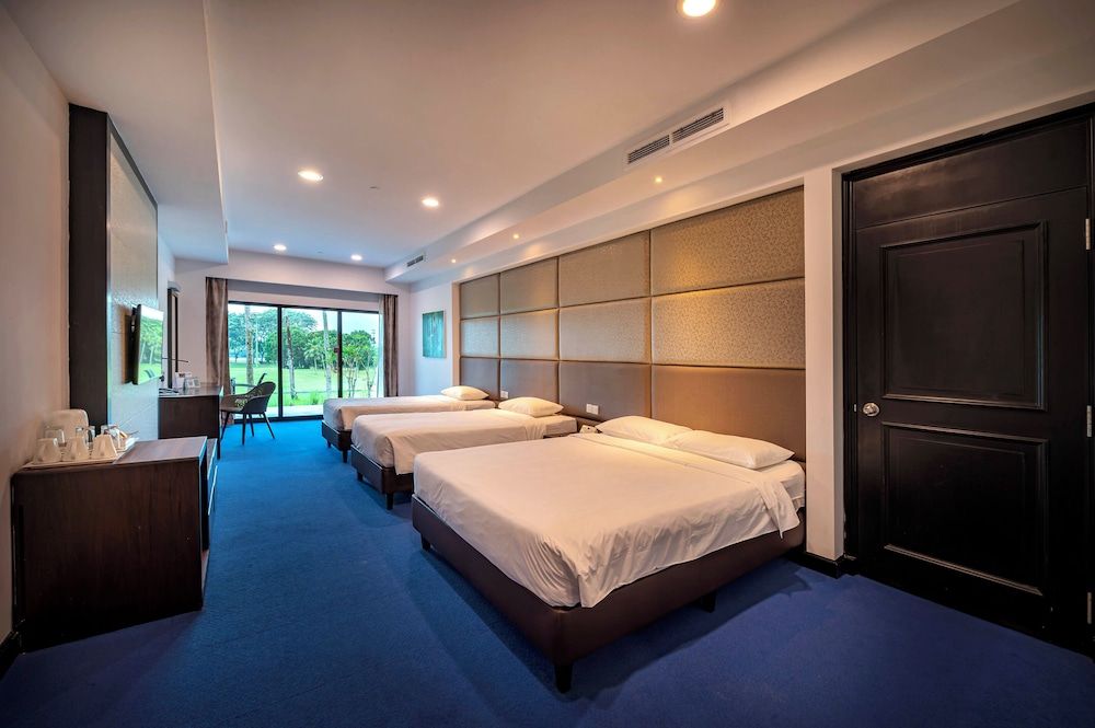 Deluxe Quad Room