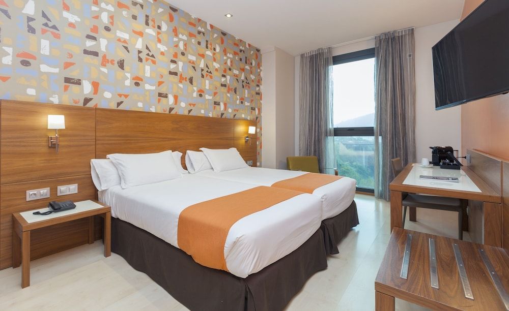 Spirit Hotel Gran Bilbao Double Room, Mountain View 2