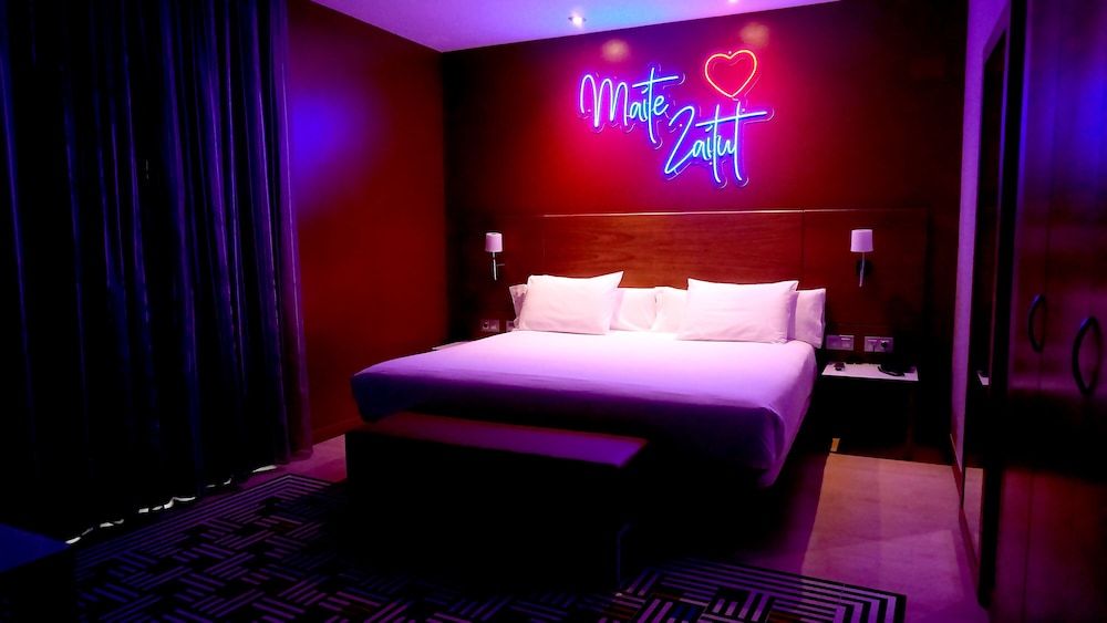 NEON ROOM