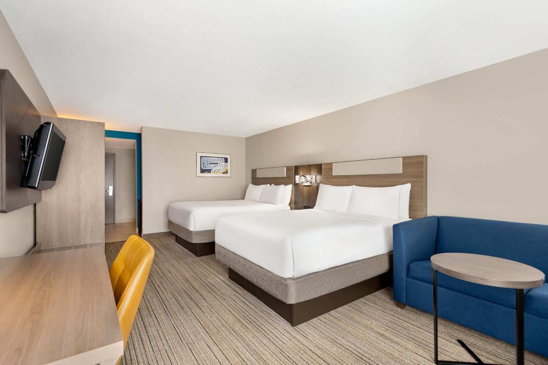 2 Queen Beds Standard Extra Floor Space