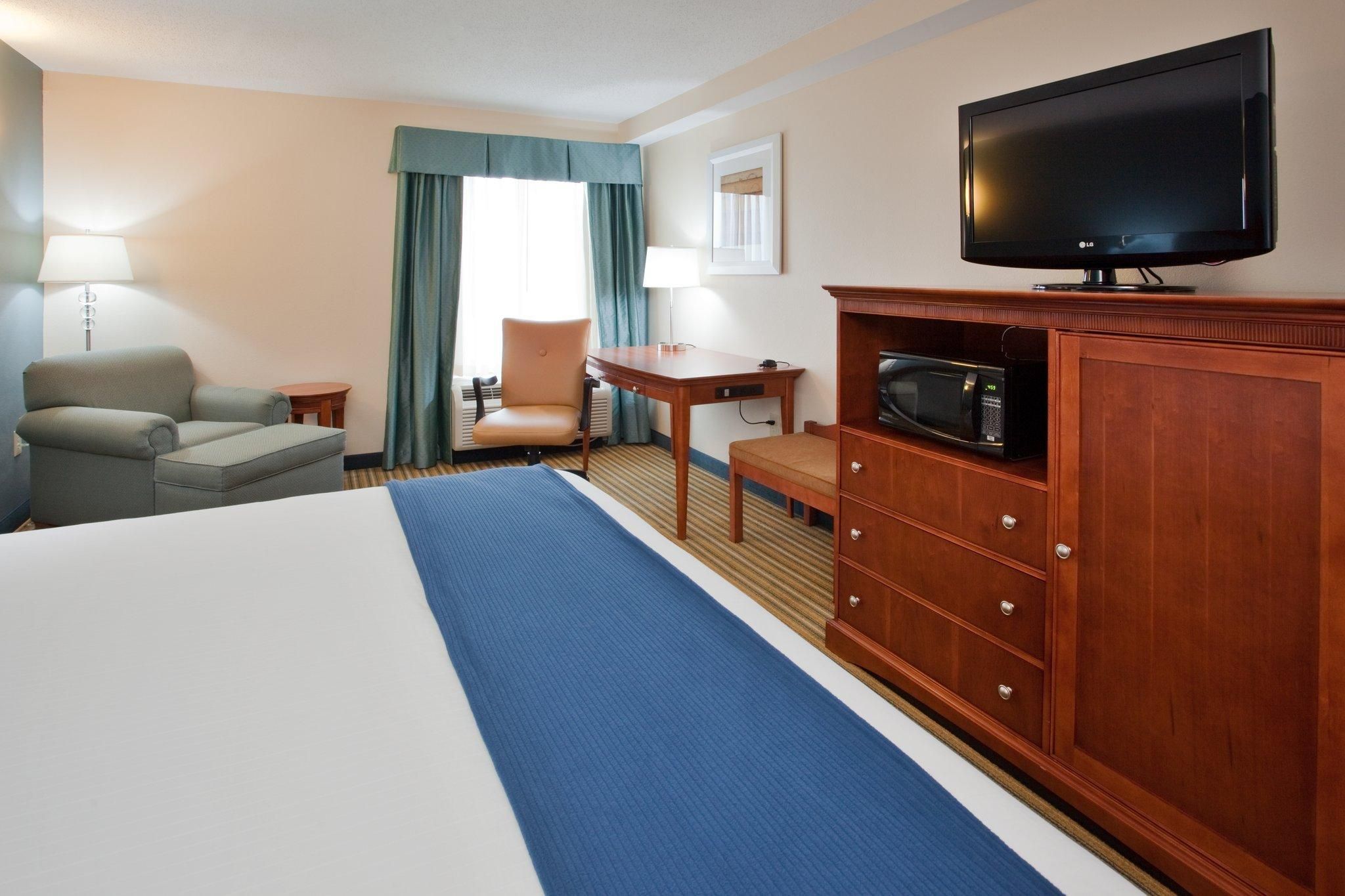1 King Bed Standard