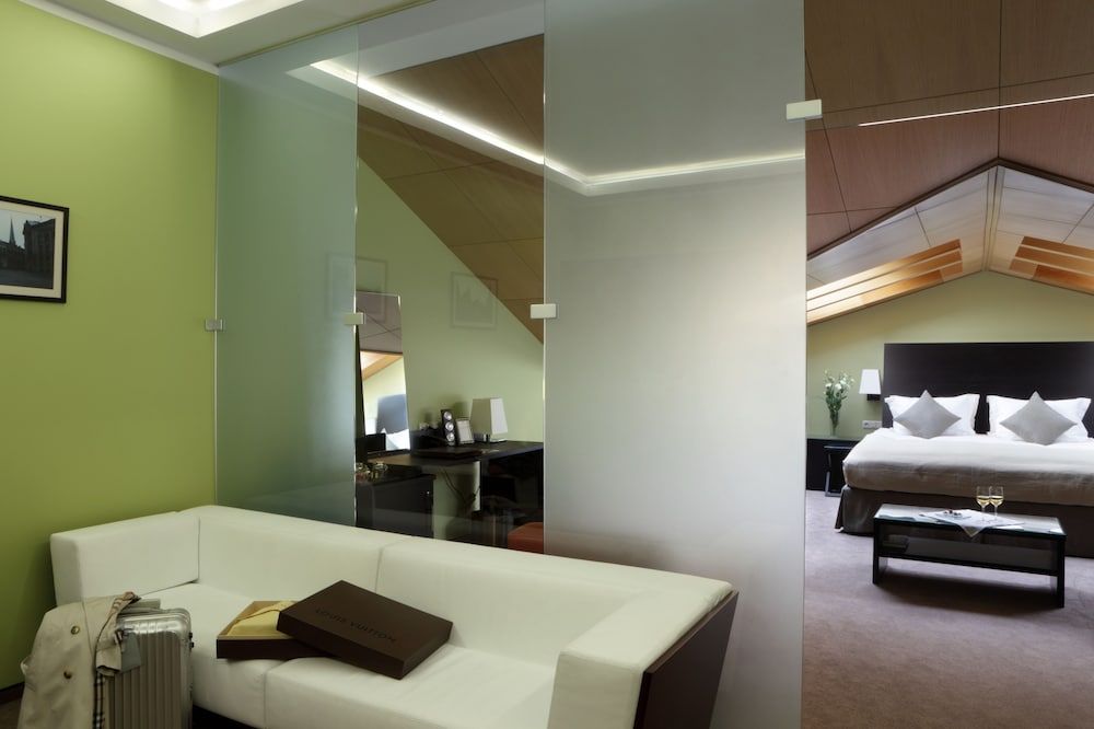 Gallery Park Hotel & SPA, a Châteaux & Hôtels Collection Prestige Suite with Spa Access 4