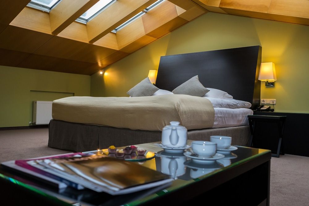Gallery Park Hotel & SPA, a Châteaux & Hôtels Collection Prestige Suite with Spa Access 2