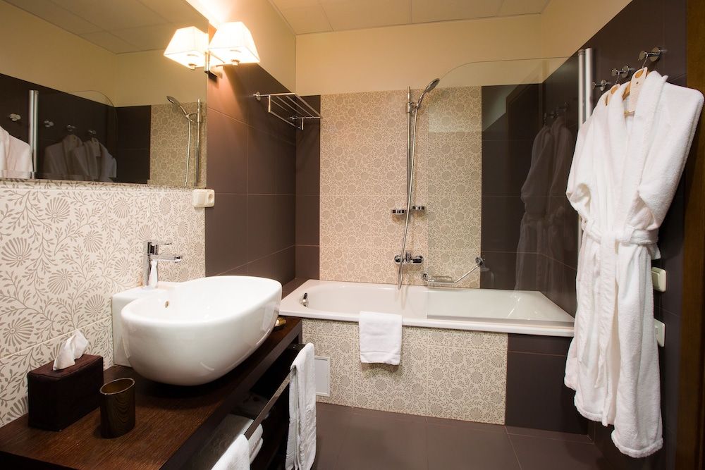 Gallery Park Hotel & SPA, a Châteaux & Hôtels Collection Superior Double or Twin Room (with Spa Access) 3