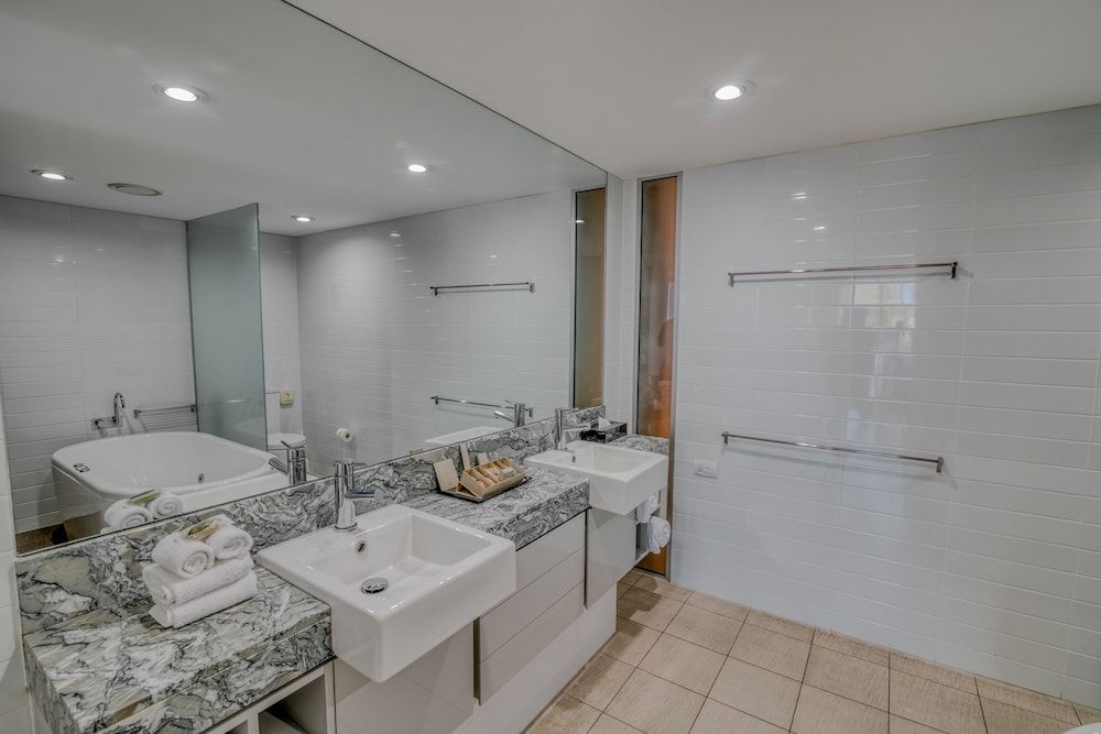 Coconut Grove Rooftop Spa Apartment – 2 Bedroom 4